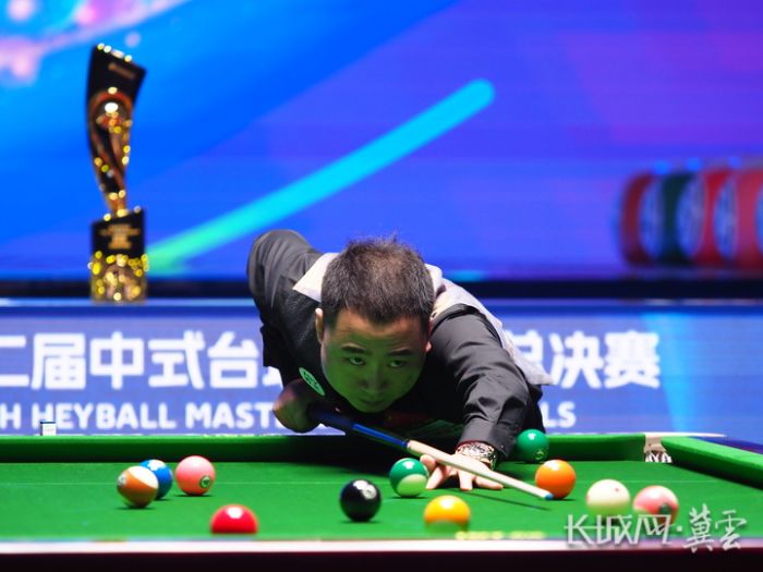 支撑他站稳 支撑他站稳