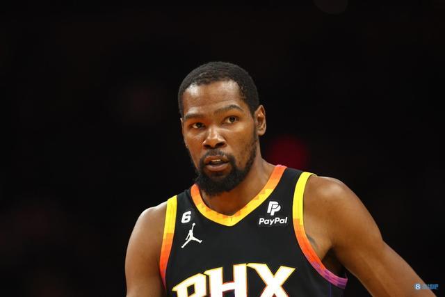 他是一名曾 他是一名曾