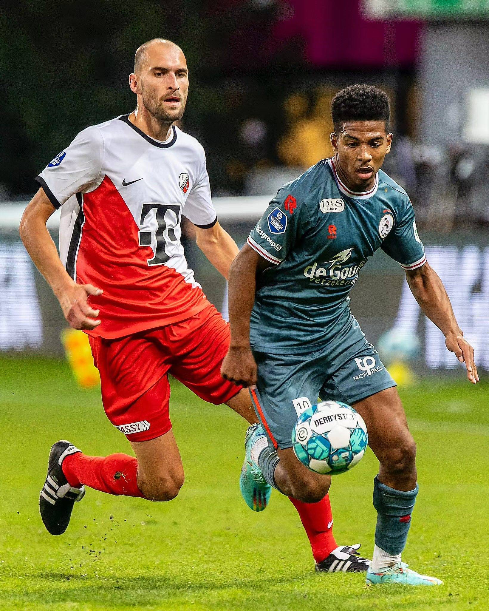 實對待球員 實對待球員