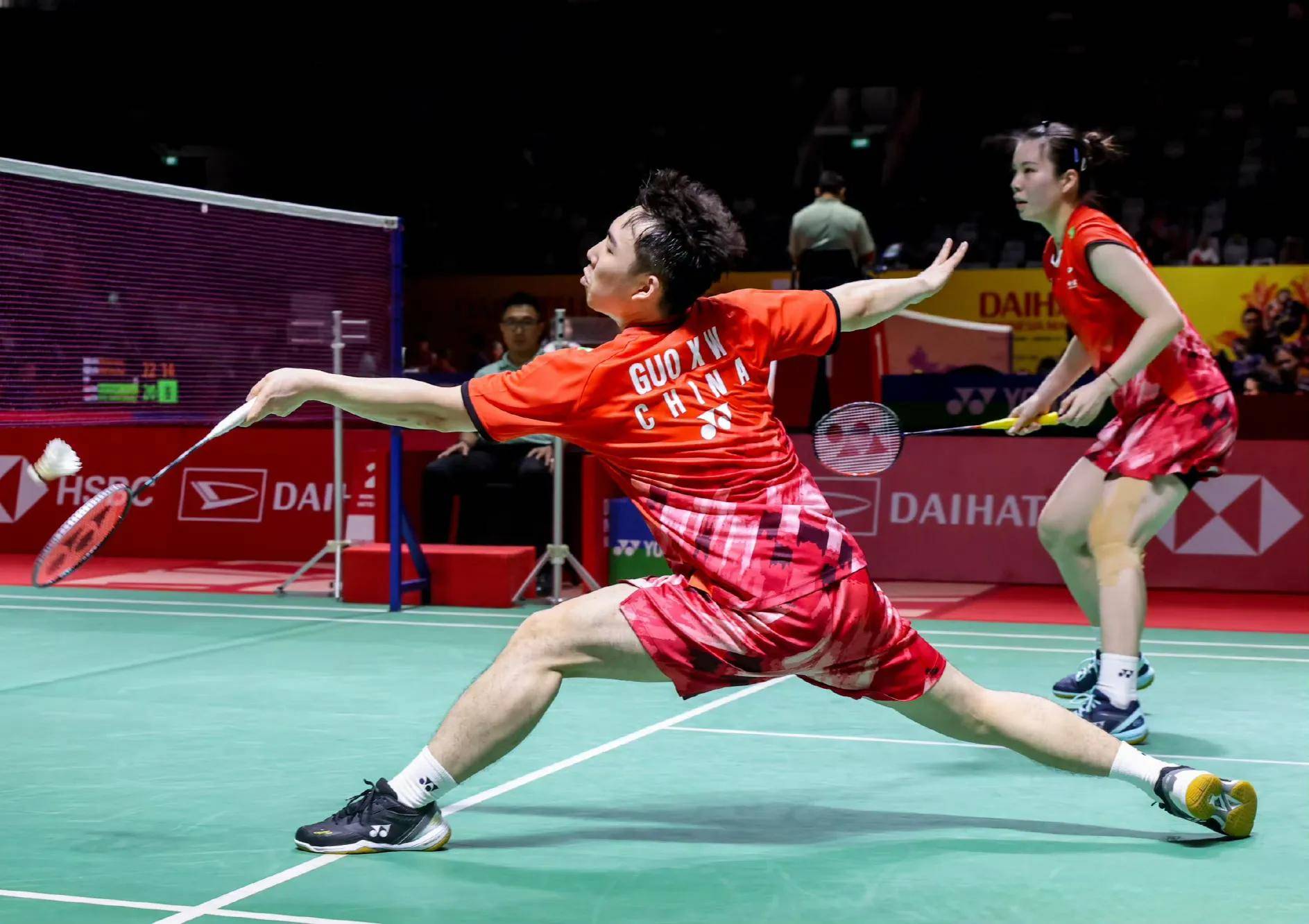 份高举欧冠 份高举欧冠