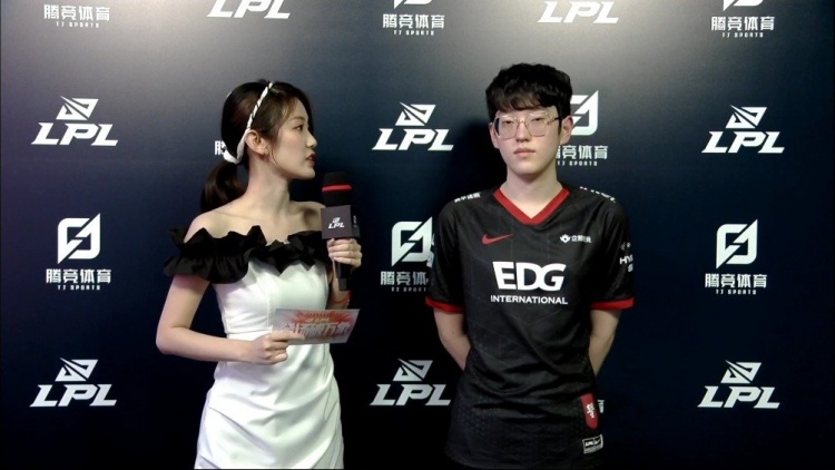 让人刮目相 让人刮目相